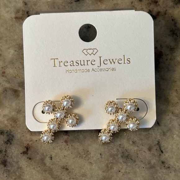 Elegant Gold and Pearl cross Earrings - Picture 1 of 4